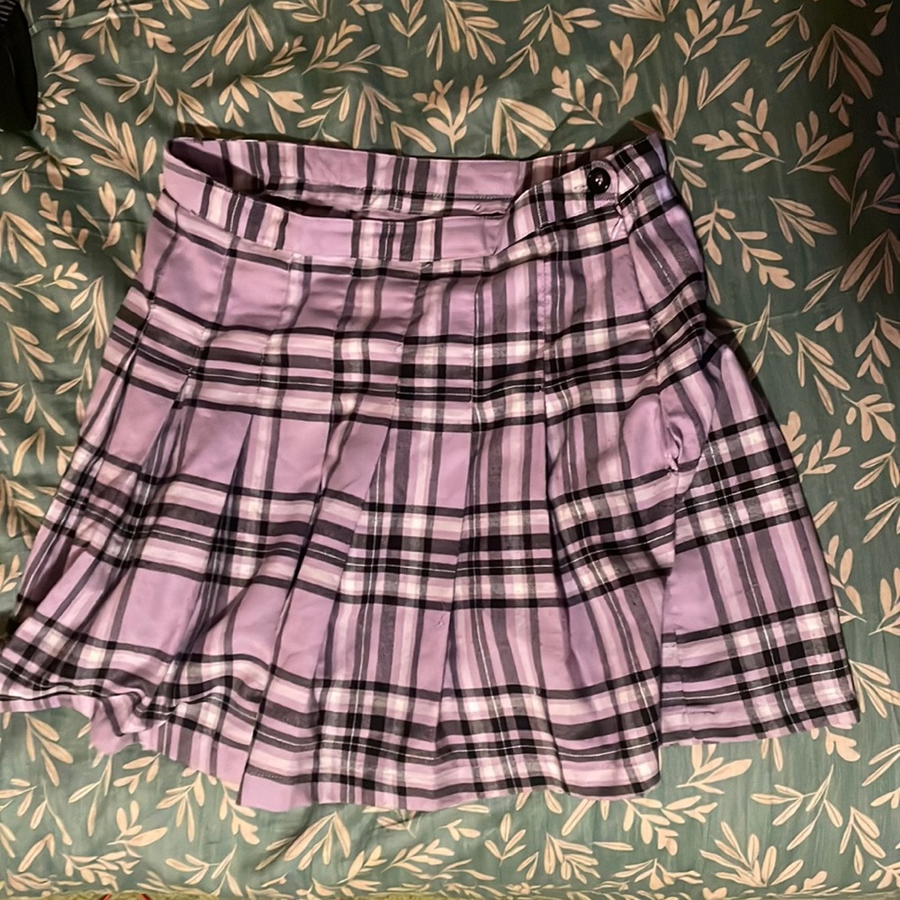 Rue21 Skater Skirt, Size Large, good condition, button and zipper